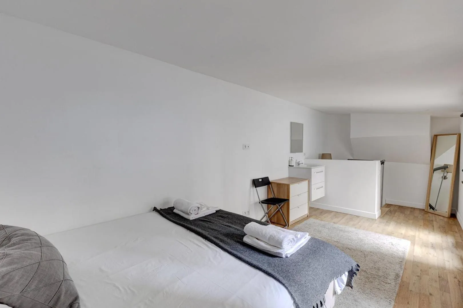 251 Foy - Superb In Apartment